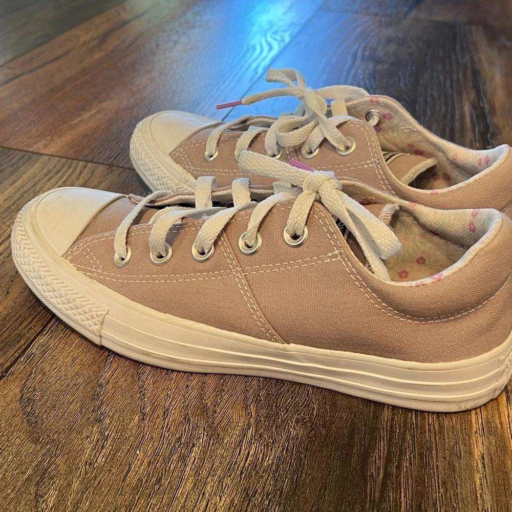 Like new Converse All Stars - Picture 4 of 7